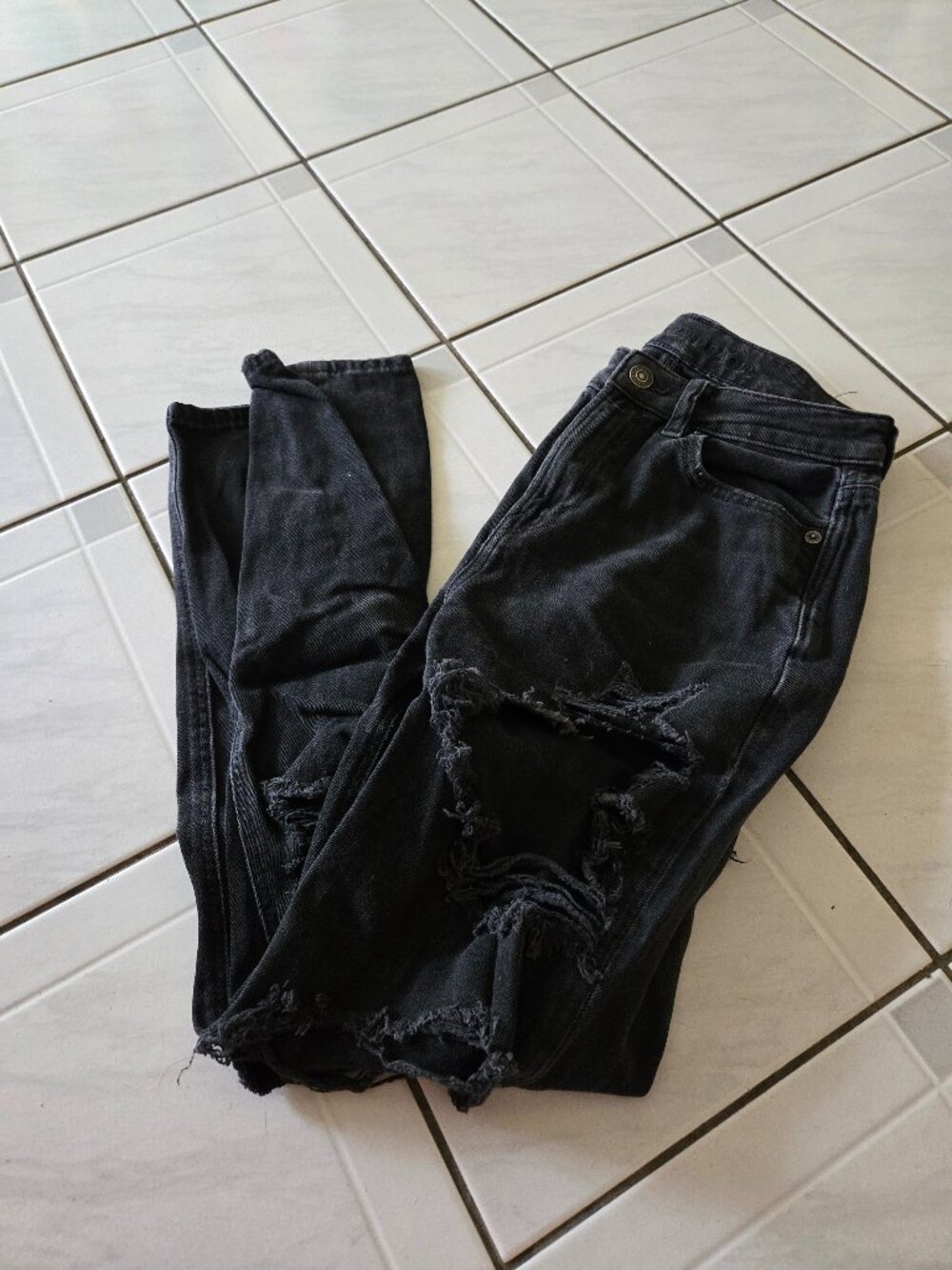 American Eagle Ripped Mom Jeans Black 0